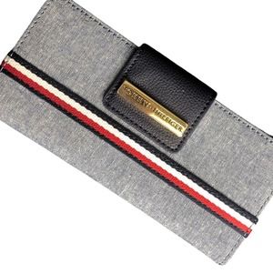 Tommy Hilfiger Women's Wallet Light Blue Magnetic Closure NWOT